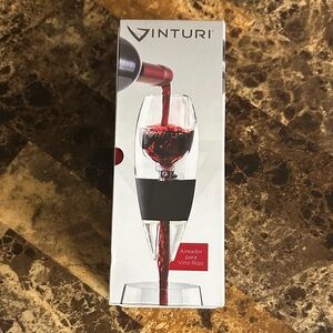 NWT VINTURI Red Wine Aerator